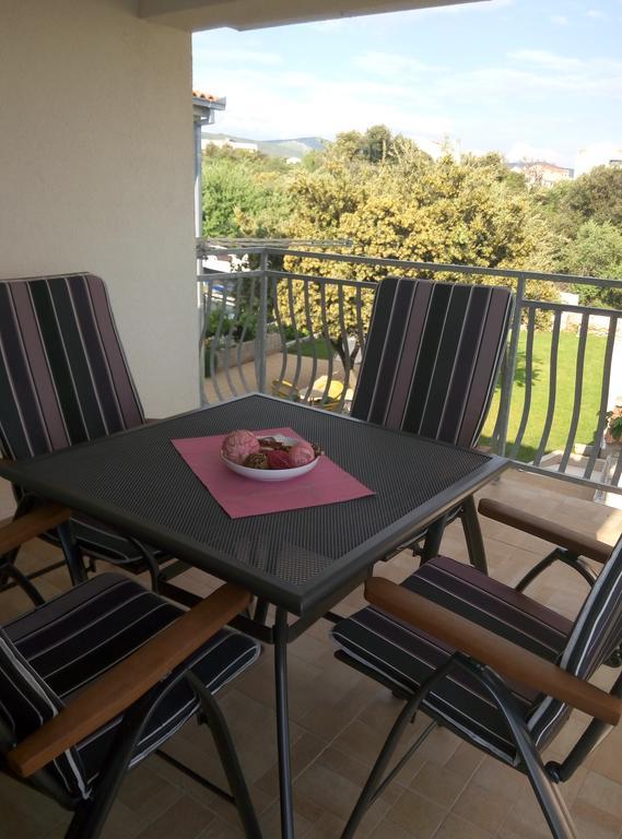 Apartments Villa Flora Rogoznica  Extérieur photo